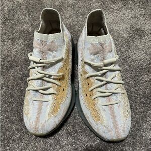 Yeezy 380 Boost Pepper. Size 10.5 Original Box.